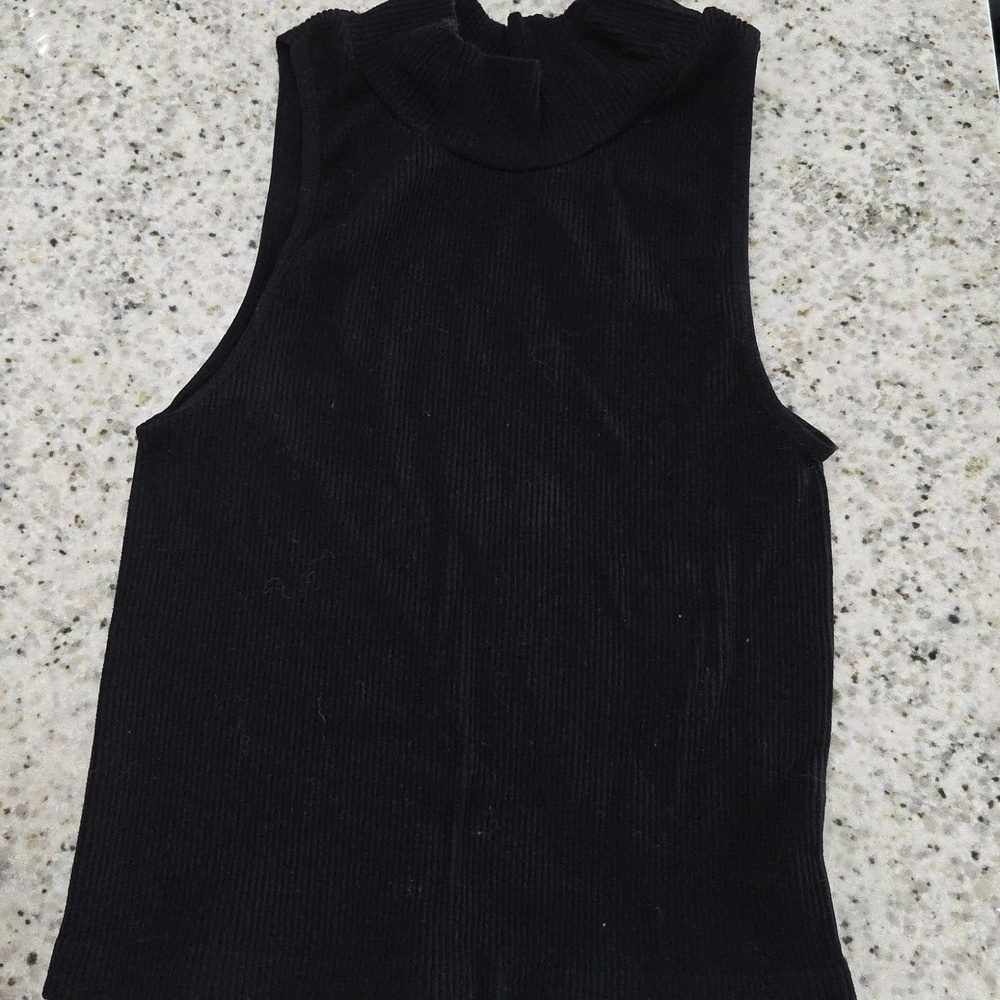 Poof New York Crop Shaper Black Sleeveless Top Medium